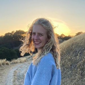 Meet your Posher, Adrianna